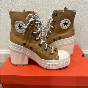“New” Converse Highttop Heeled size5.5